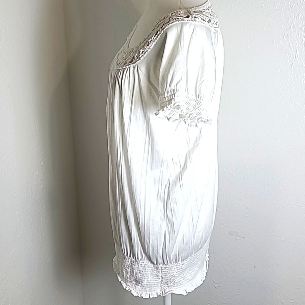 Carolyn Taylor White Tunic Top, Wide Elastic Hem,  Embroidered Neckline, Large - Picture 7 of 10